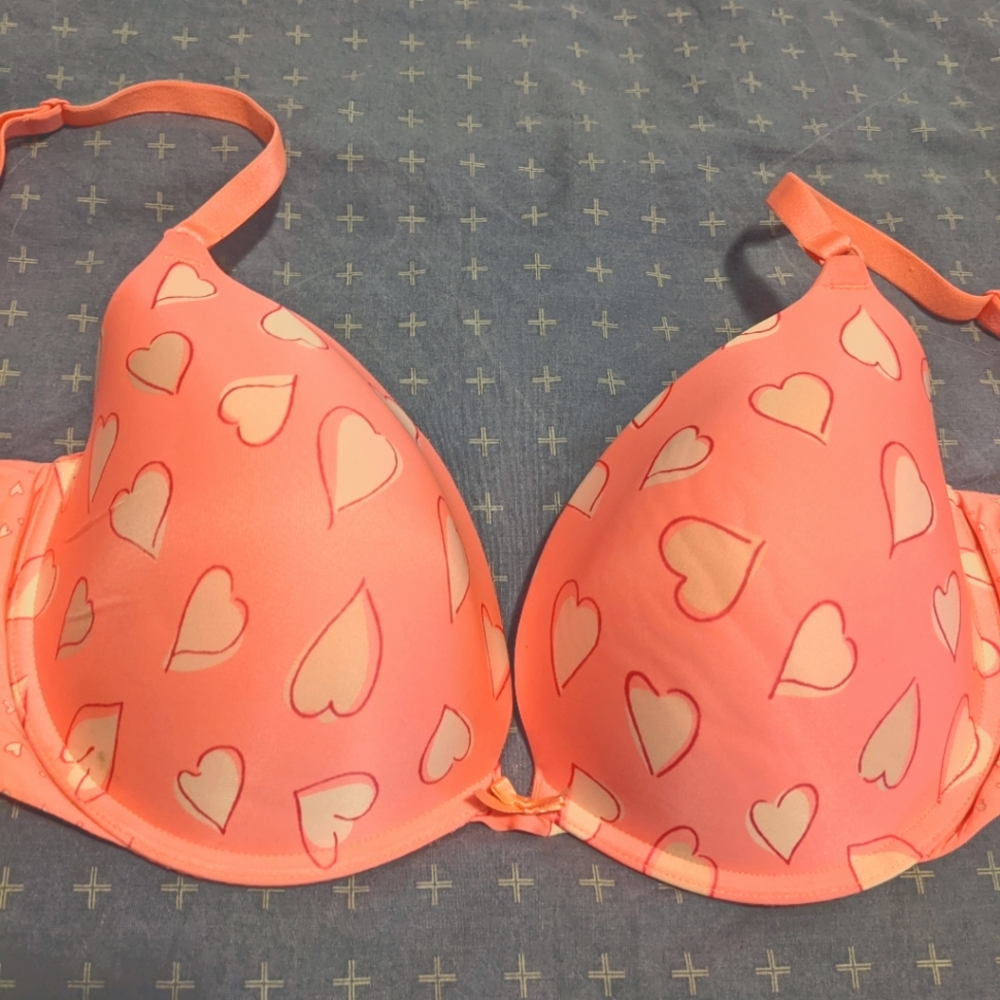 38DD Victoria's Secret push-up